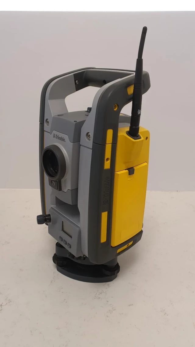 Trimble SPS610 5" DR Standard with Nomad